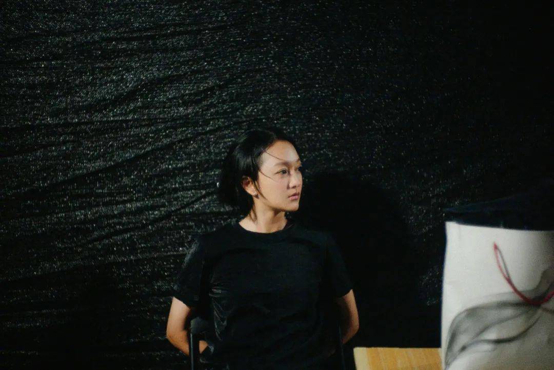 岁月|擦个口红就美出圈,这才是岁月不败的美人!