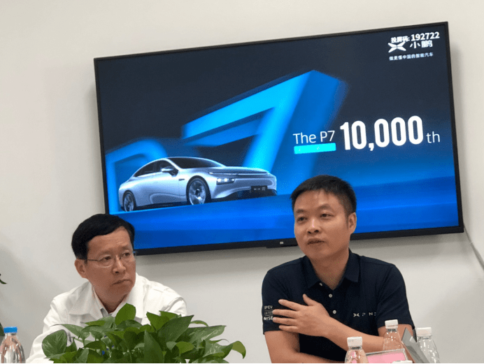点击进入看图评论 2023年时,智能电动汽车的成本会相对下行比较多