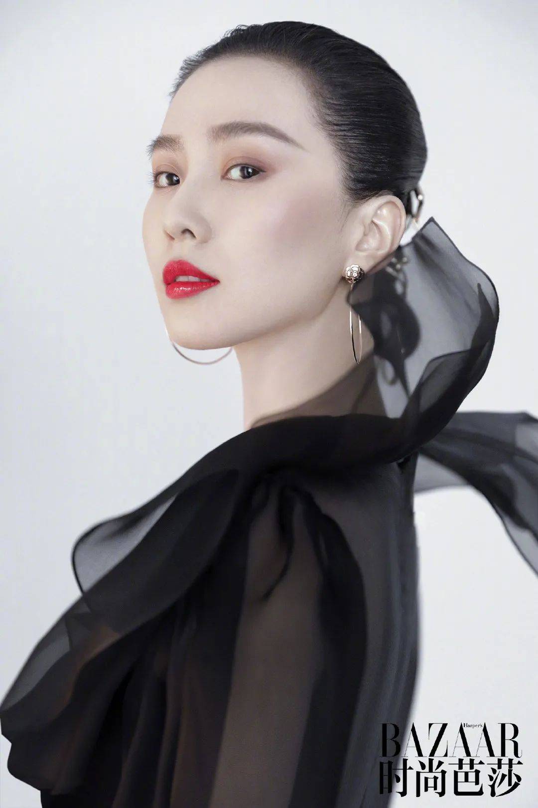 颈部|没有颈纹的天鹅颈，才是真的美！