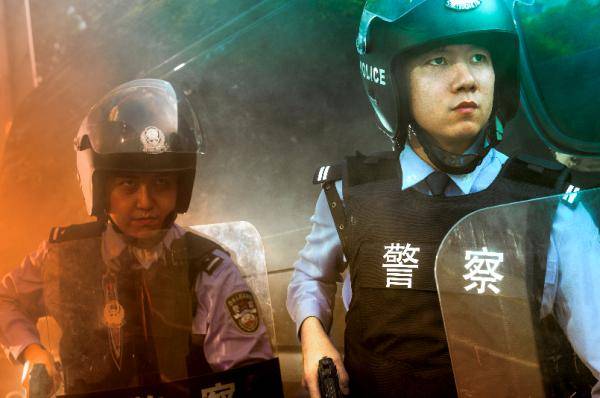 @iPhone|@iPhone12，蓝色，还是我们专业