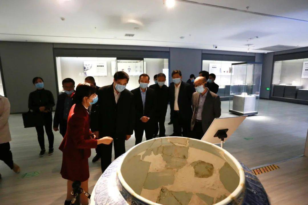 全国台联中国侨联领导来我市考察