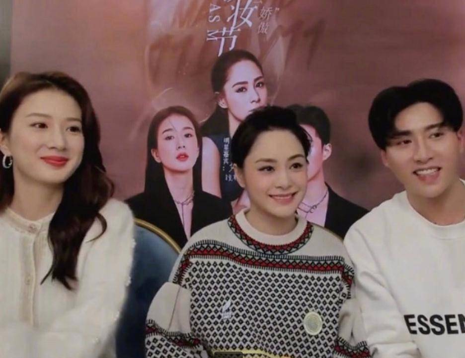 伤疤|阿娇受伤后亮相直播美出新高度，脸上不见伤疤，缝合百针恢复好