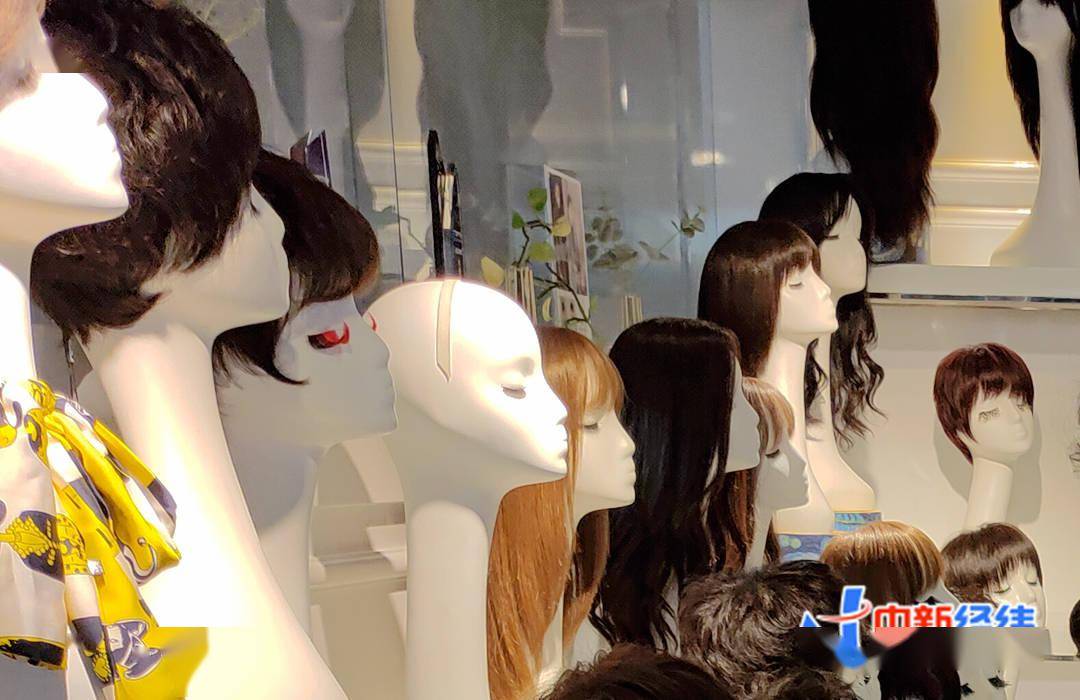 英年早“秃”！90后都开始戴假发了，但看到价格