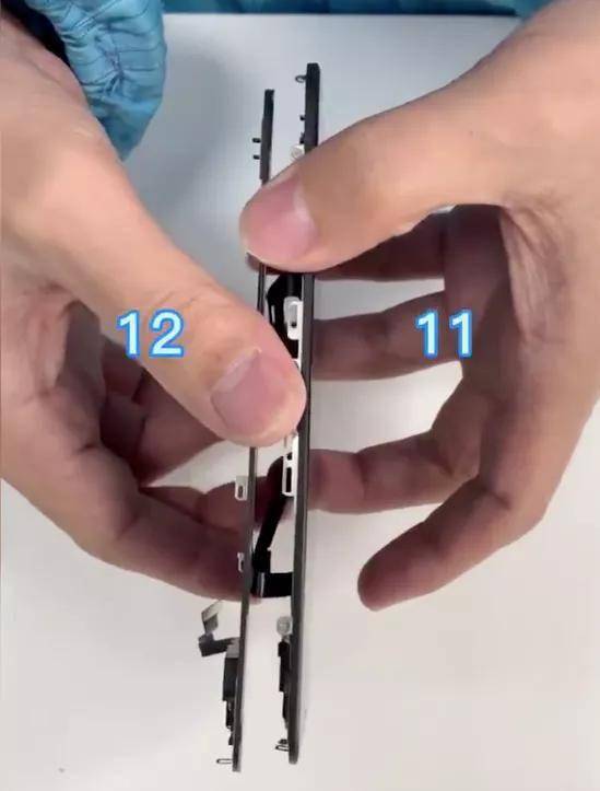 iPhone 12 ����!����ź��б����?