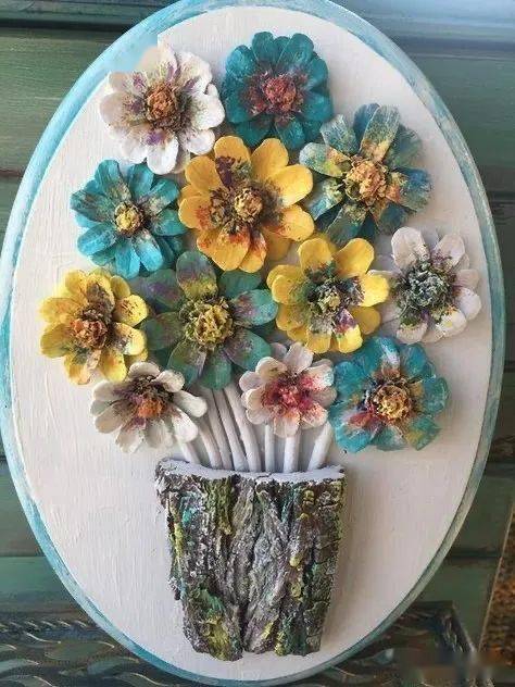 松果创意手工——丙烯与松果结合创作出漂亮的花儿拼贴画