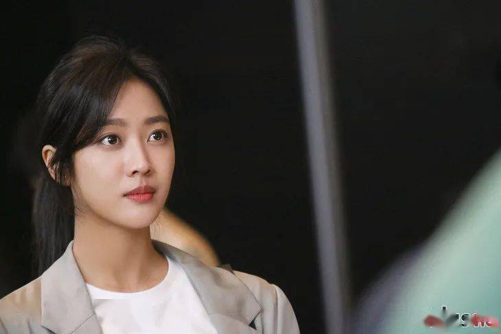 眼影|美人计 | 眼睛又大又有神的赵宝儿，居然是个肿眼泡