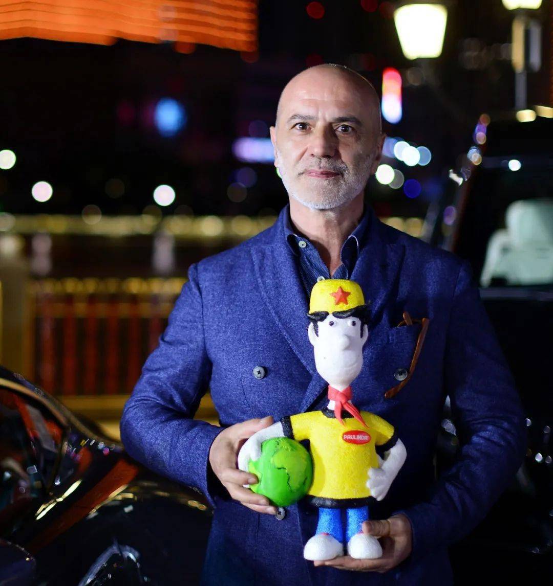 外滩|三江前浪推后浪！时尚浪潮在1844年开埠的老外滩，蜿蜒流转…