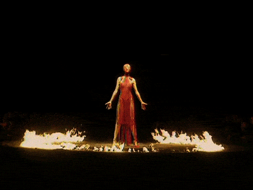 冒险|Pantone发布“月经红”色号,充满活力和冒险精神的红色是如何“驰骋”整个时尚界的？