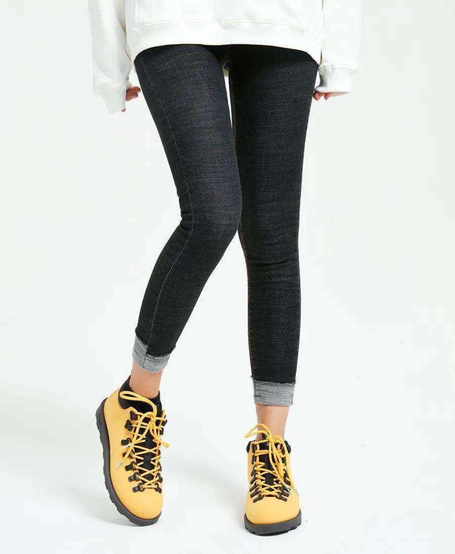 鞋子|好物推荐 | 来自加拿大的马丁靴，轻便保暖，不怕水，大人小孩一起穿！