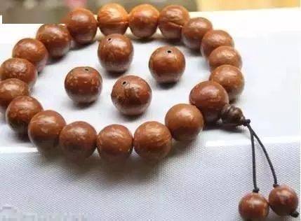 全无|5大奇葩手串:女人越戴越丑,不仅气质全无,还会阴阳失调!