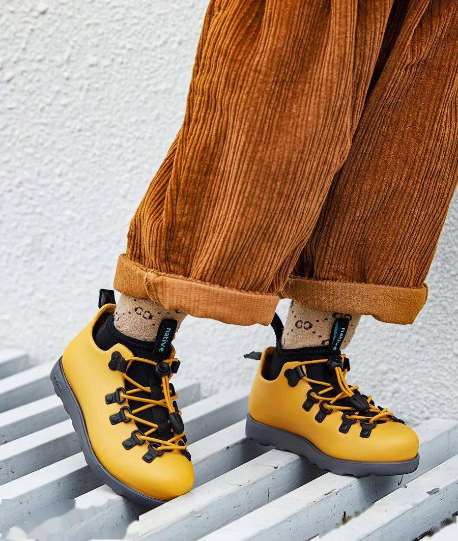 鞋子|好物推荐 | 来自加拿大的马丁靴，轻便保暖，不怕水，大人小孩一起穿！