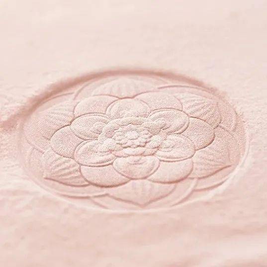 彩妆|2020圣诞彩妆,这些最值得买!