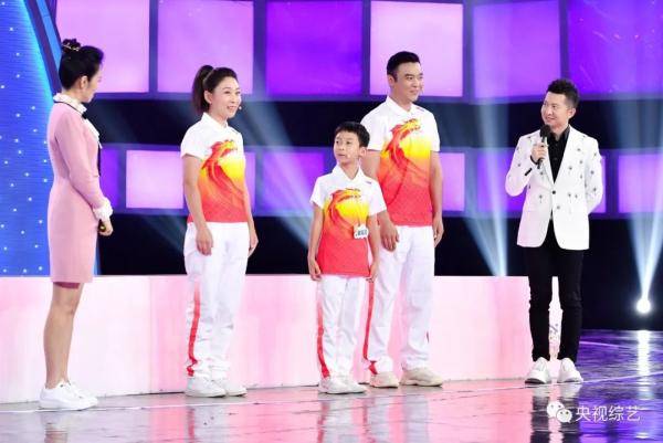 炸弹|6岁戏曲小达人扮演“恶婆婆”，现场上演“婆媳大戏”