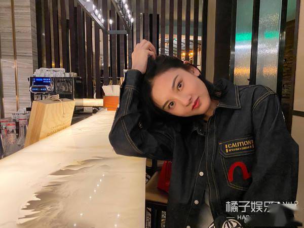 小鞠|她的化妆师该下岗了吧...