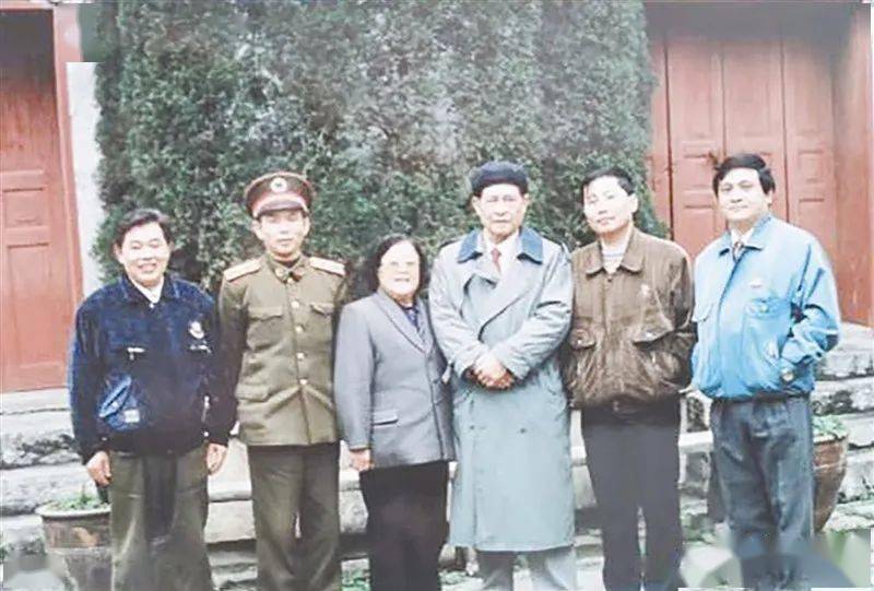 1990年春 1993年春,1996年4月 江西永新籍老红军,老革命家张铚秀将军