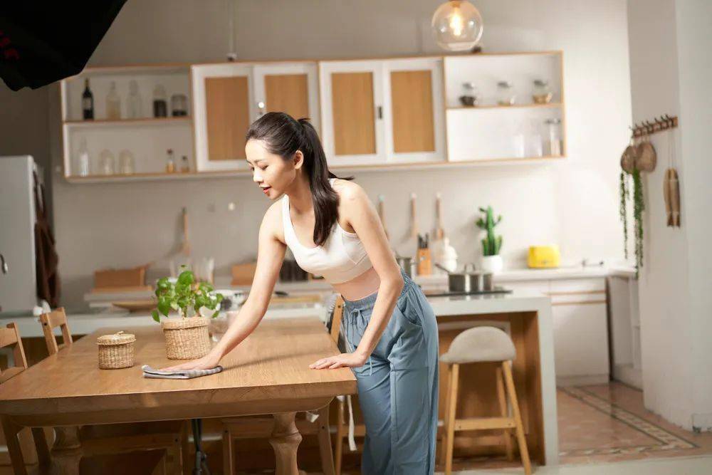 腰带|日本变态“收腰带”,25分钟等于卷腹368次!狂甩游泳圈,轻松get少女腰!