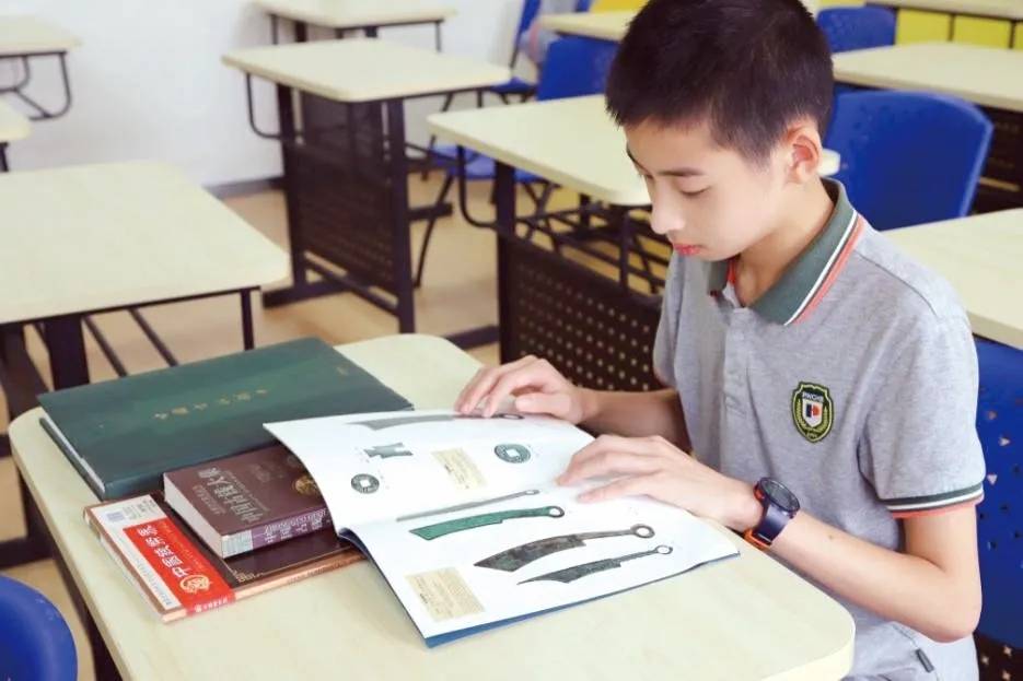 教科书|上海一初中生指出历史教科书钱币错误，编辑坦承有不妥将删改