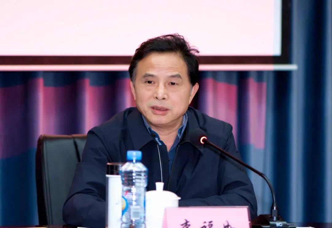 在听取大家的发言后,李福如对各企业工会工作给予高度评价,认为他们