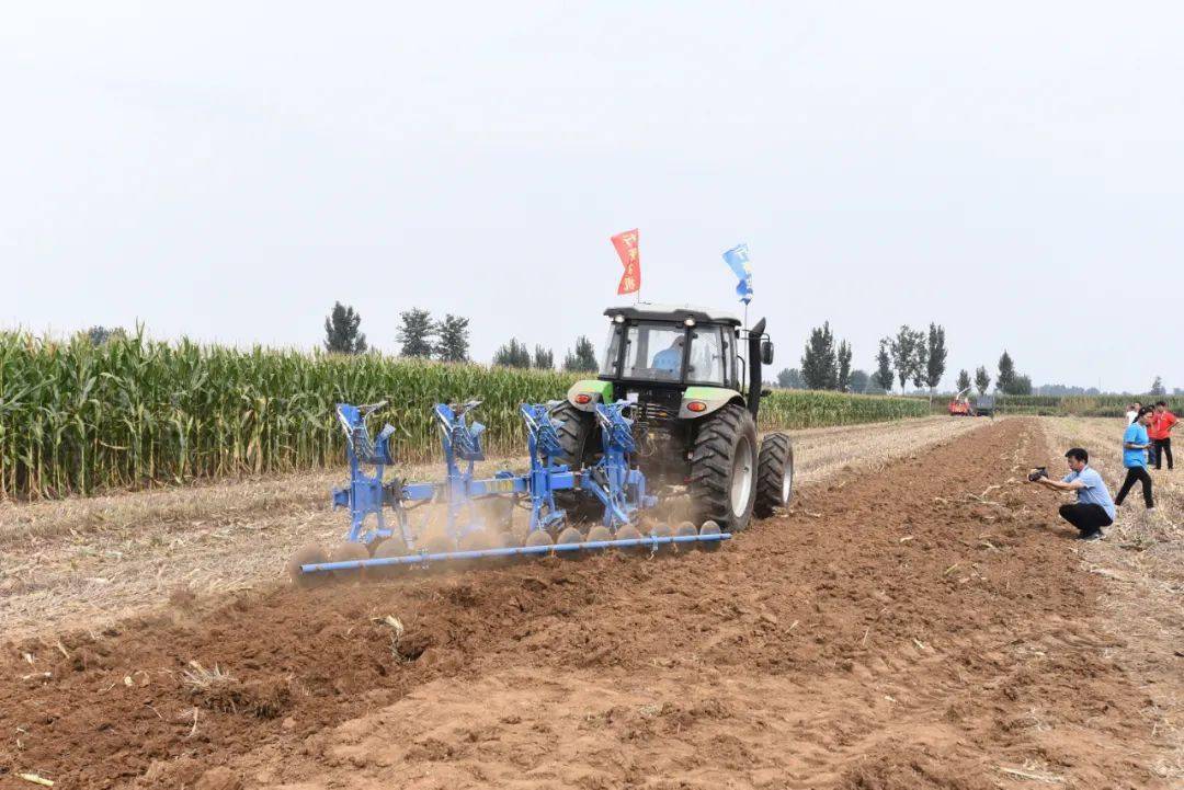 农业农村部:农机深松整地作业补助资金稳定在20亿元