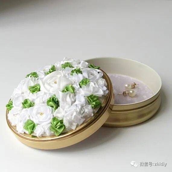 教程|丝带绣 | 奥斯汀玫瑰的绣法教程！（附:13种丝带、7种入门针法详细教程）