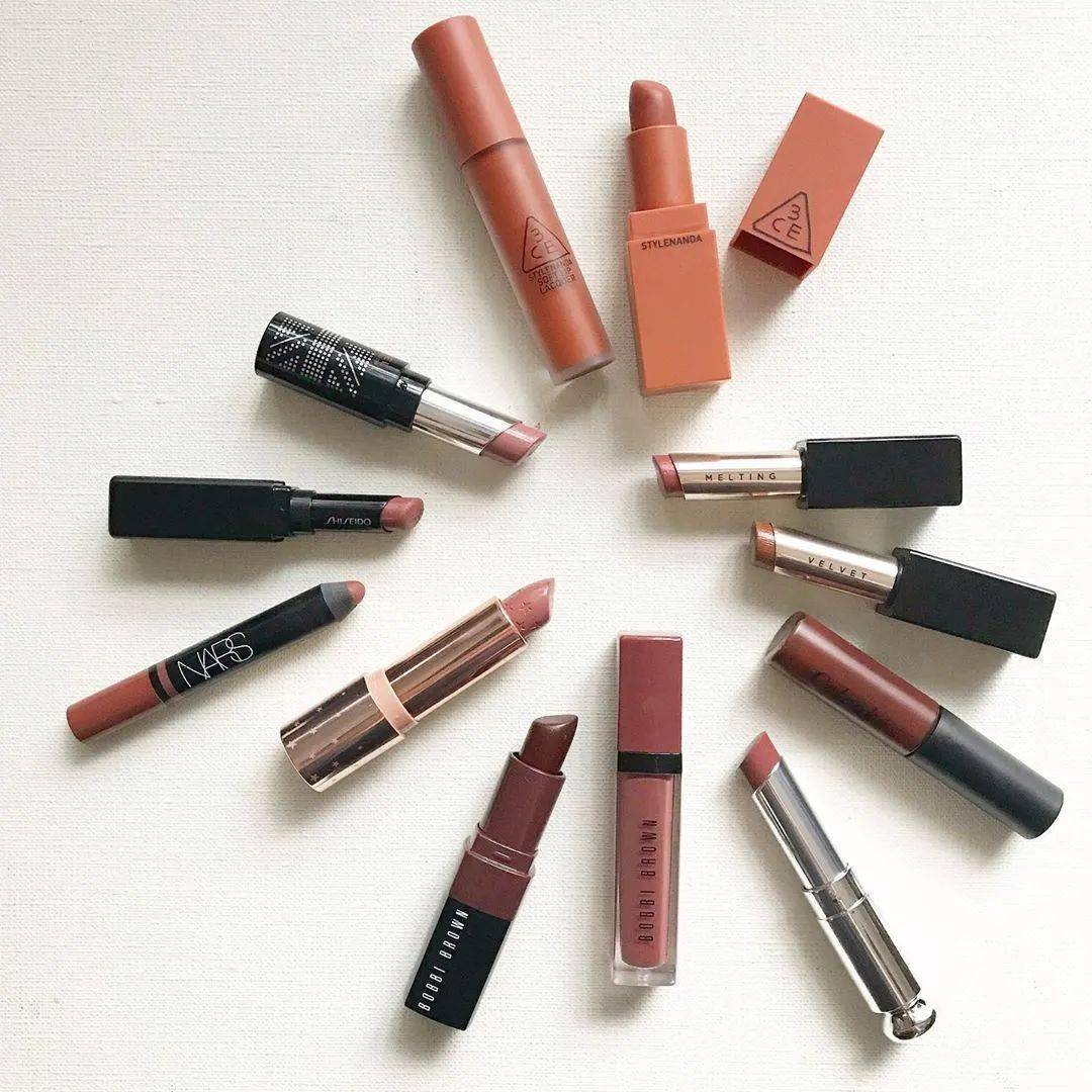 涂谁|足以让你时髦整个秋冬的棕色唇，谁涂谁好看