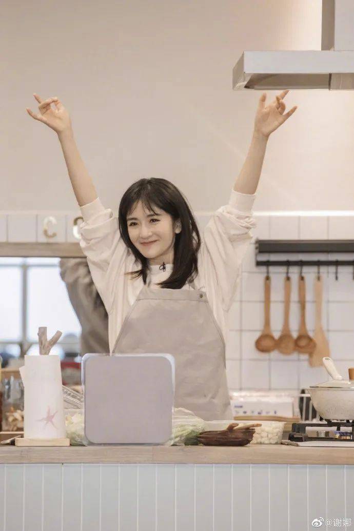 预售|200块也能化出百万化妆师同款底妆！3分钟让毛孔隐形，get粉嘟嘟的奶油肌！实在是太好看了~