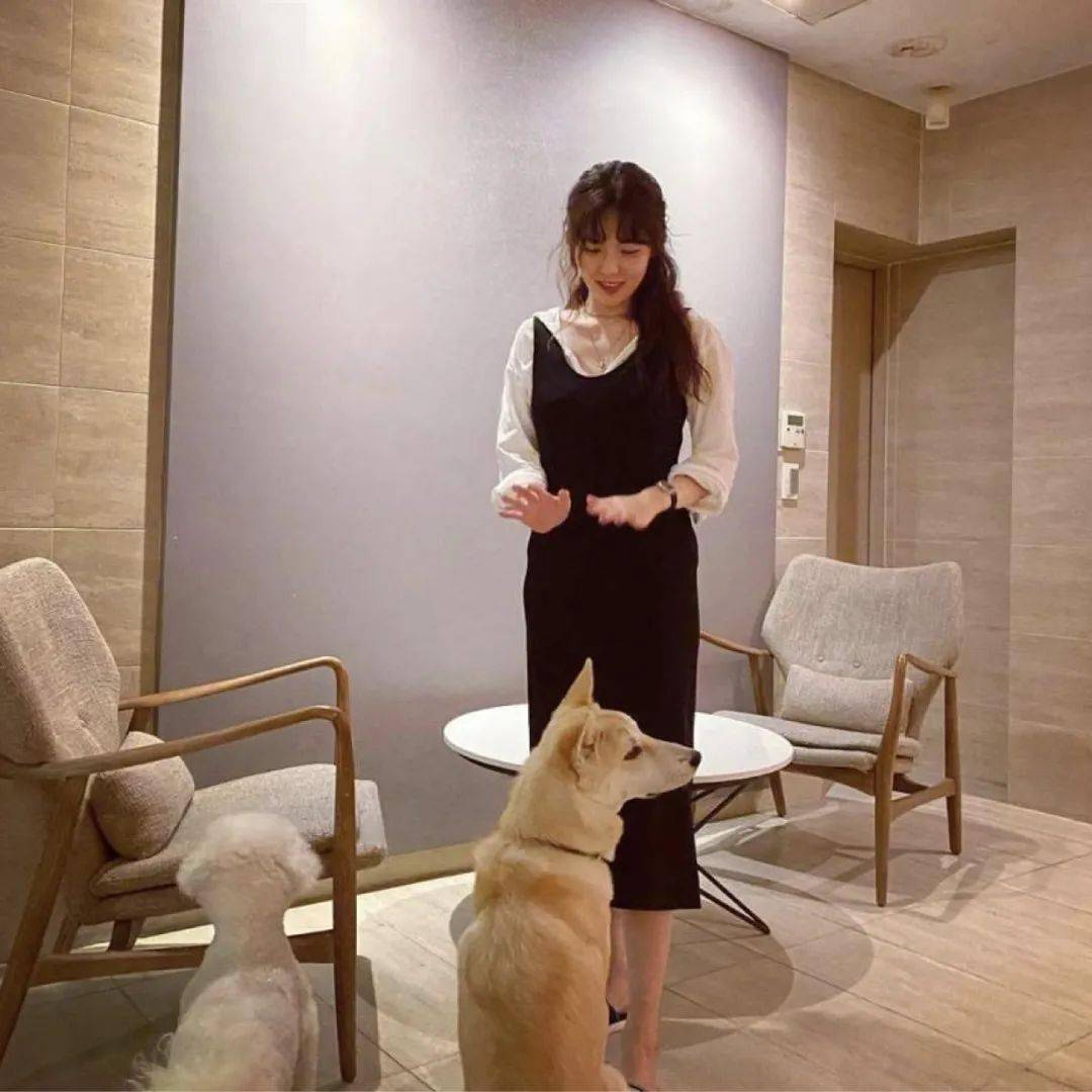 余热|入秋，针织衫不薄不厚，刚好可以平衡的余热。