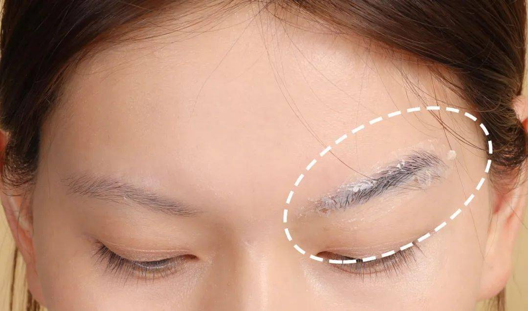 实测|真人实测 | 这些网红化妆技巧，害我差点毁容了……