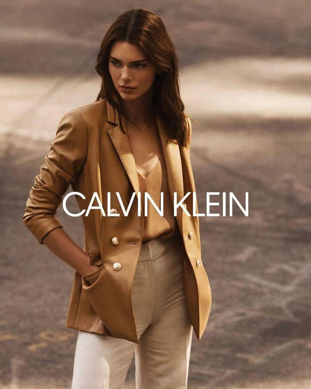 kendall jenner拍摄了calvin klein 高级成衣线!_品牌