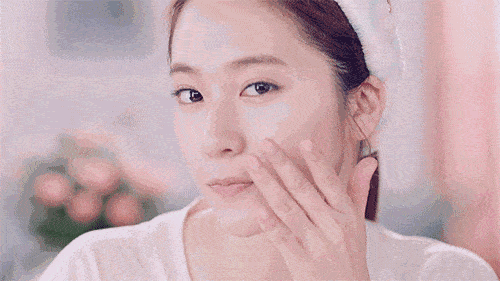 王子|别对着起皮的脸发愁了，王子文的秋冬护肤秘诀来了！