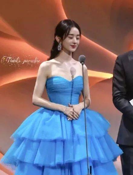 锻炼|赵丽颖再上热搜，锻炼生图线条感十足！更抓眼球的，是女神绝美的体态！