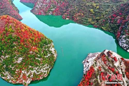 “千年古县”甘肃成县磨坝峡现“绝色水库”_刘敏