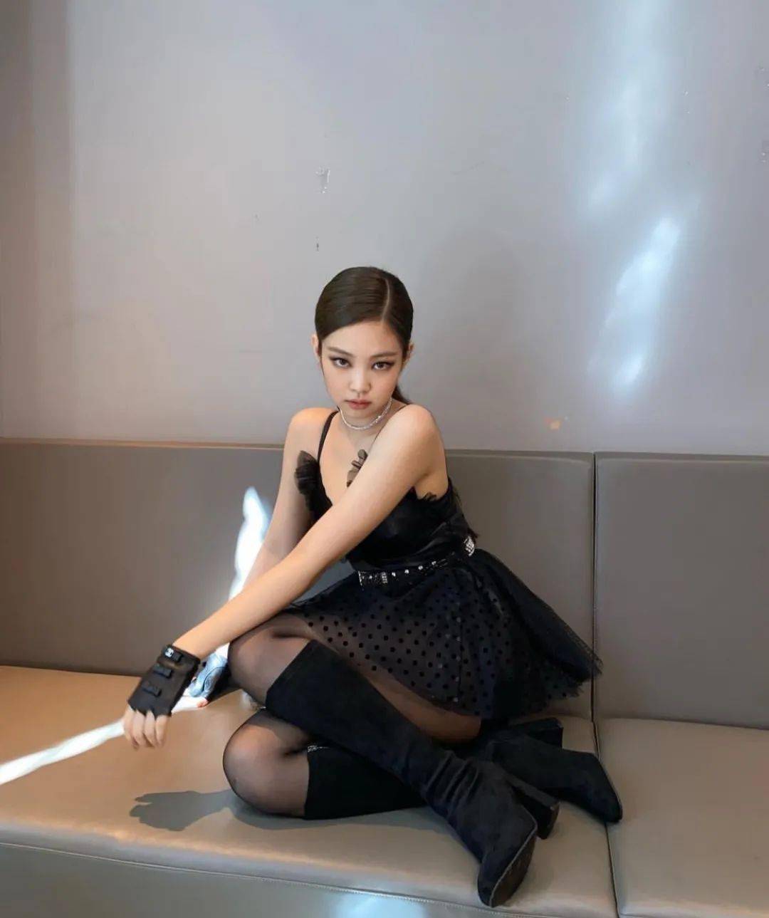 头发|Jennie精致到头发丝的秘密，终于被我扒出来了！