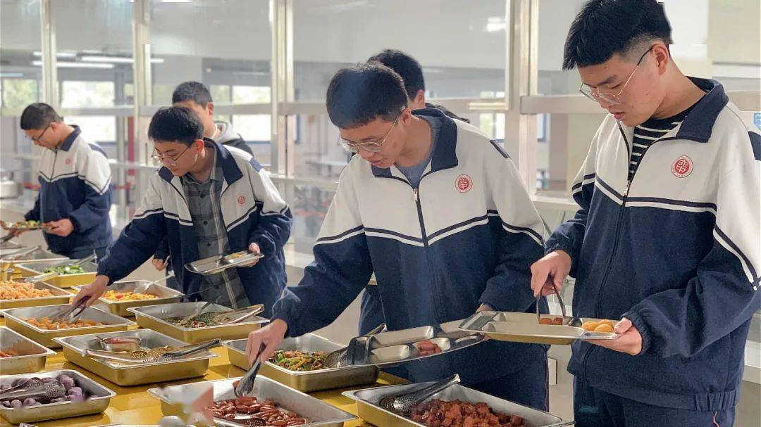 总有一种味道温暖你带你走进淄博六中食堂
