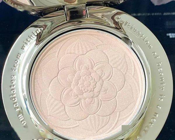 花束|黛珂2020的限定蜜粉真的美炸了!