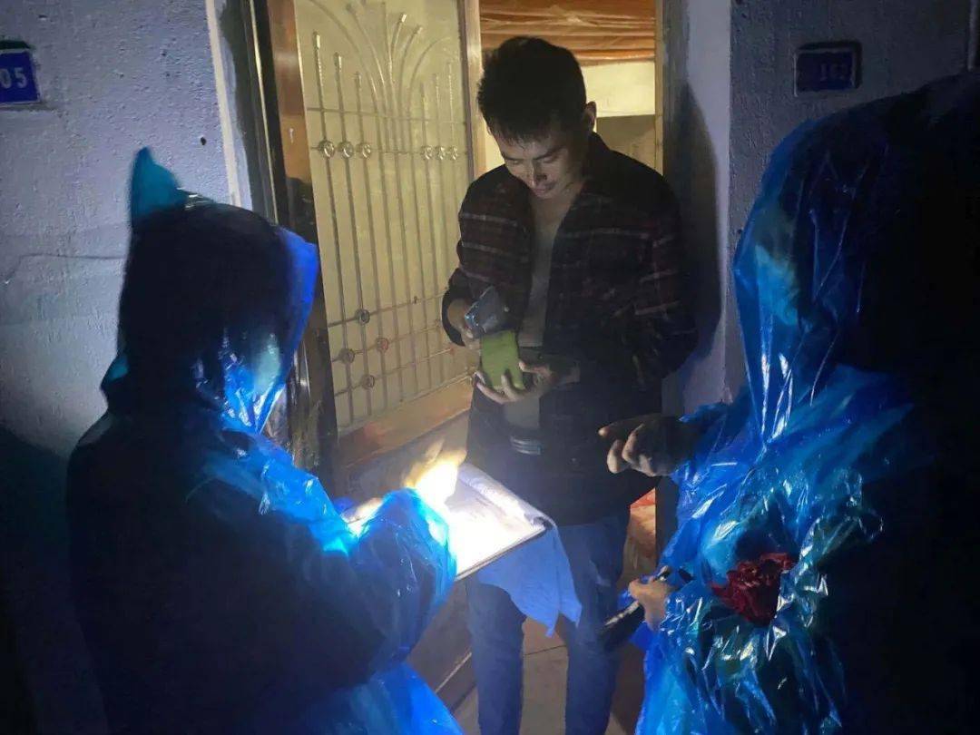 人口普查深夜_人口普查图片(2)