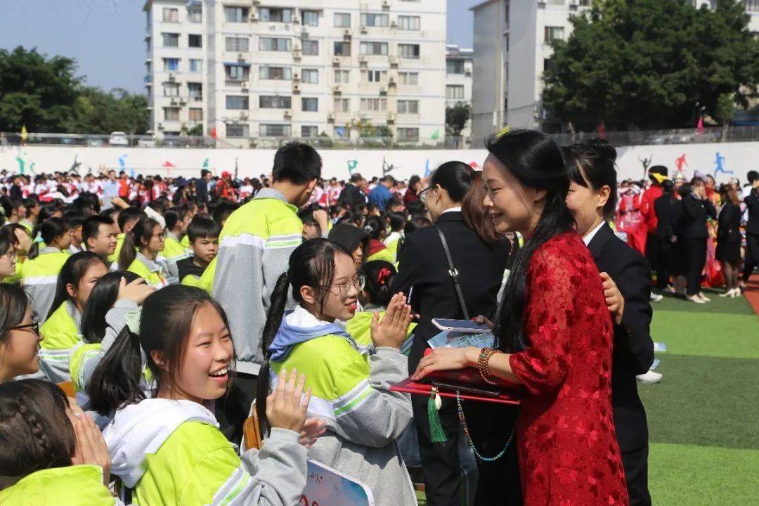 柳州地区民族高中,生日快乐!