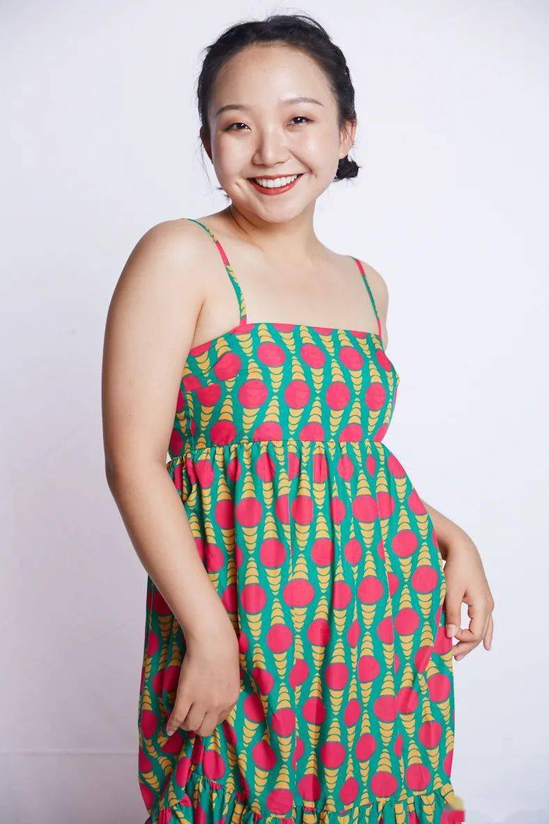 单眼皮|网红出身、被嘲又丑又胖 这次她却凭实力完美逆袭！