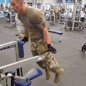 健身|美国大兵变态的肌肉训练，看完大写的服......