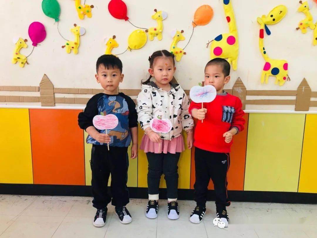 水果碰碰碰简谱_小鸭小鸡碰在一起简谱