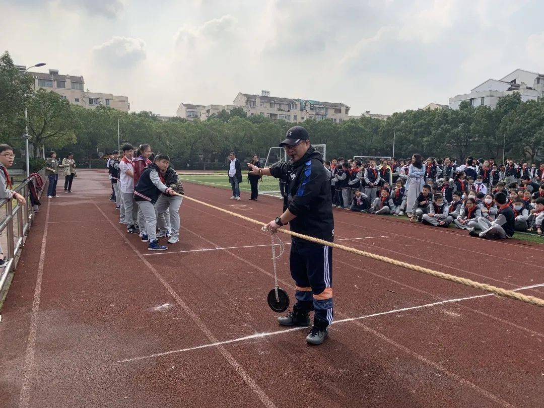 【生命因运动精彩 体育让梦想成真】记三林中学东校第