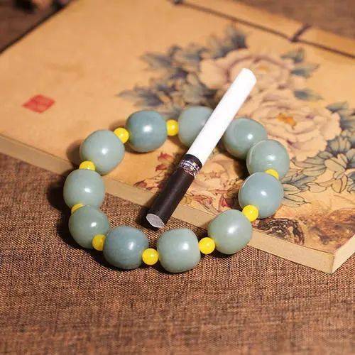 蓝色|这个色系的珠宝，高级温和又迷人，每一种都是美哭的节奏！