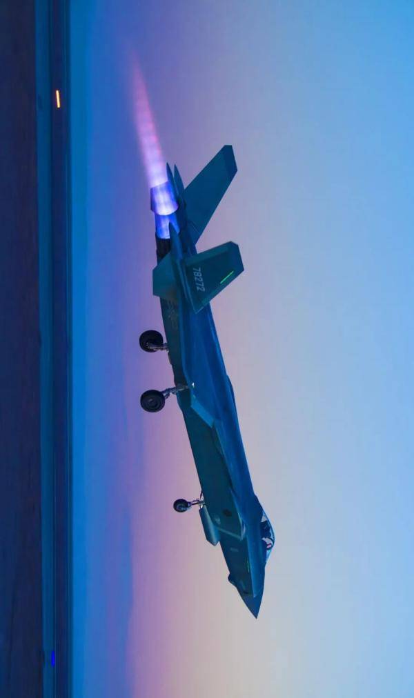 从“米格-15”到“歼-20”│一张长图见证人民空