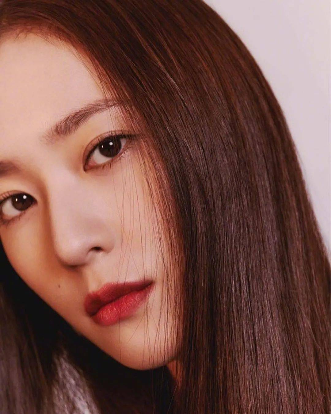 女军官|郑秀晶新剧变身精英女军官，“冰美人”这次A爆了！