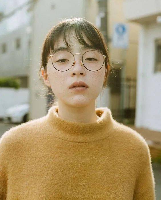 小松菜|戴眼镜就不想化妆？看完Jennie、小松菜奈等“买家秀”你再做决定～