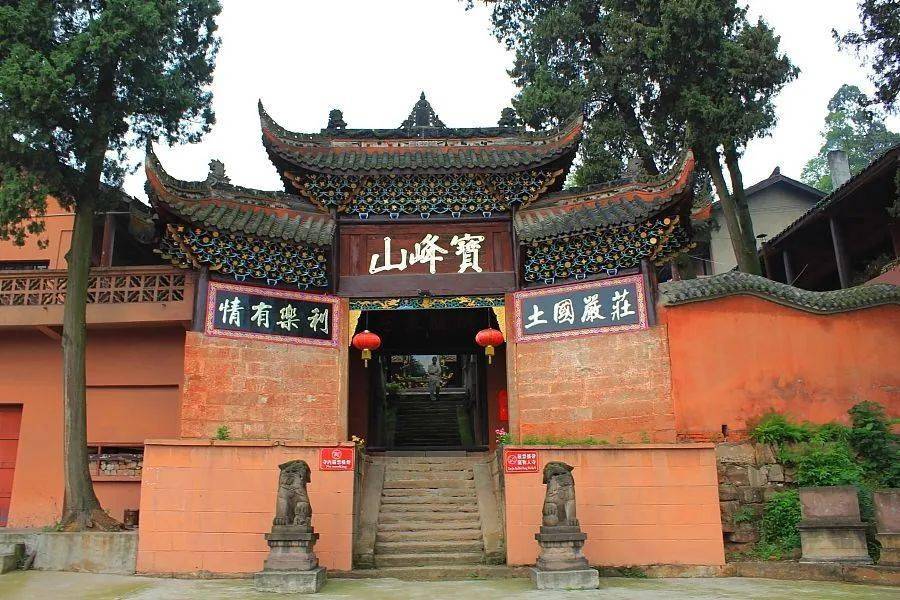 它是武陵源风区内唯一完整保存下的一座寺庙.