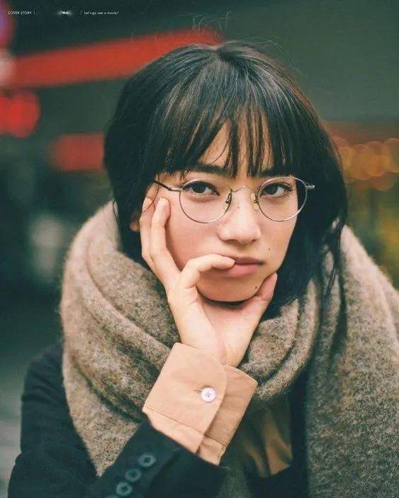 小松菜|戴眼镜就不想化妆？看完Jennie、小松菜奈等“买家秀”你再做决定～