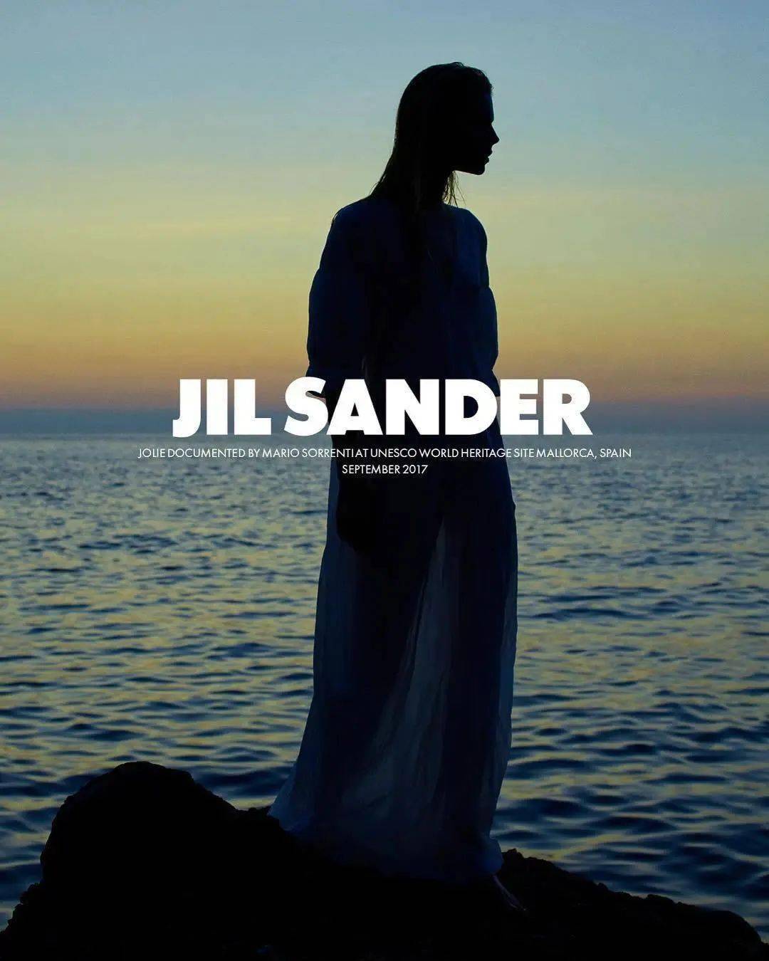 Jil|巴黎人曾经无视她，如今她已是“极简女王”，和优衣库的联名5分钟售罄！