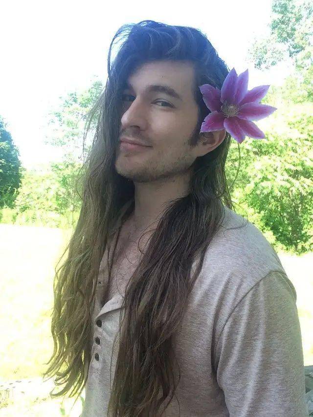 长发|一群喜欢留长发的男生各种po自拍，有些居然性感又妩媚啊！