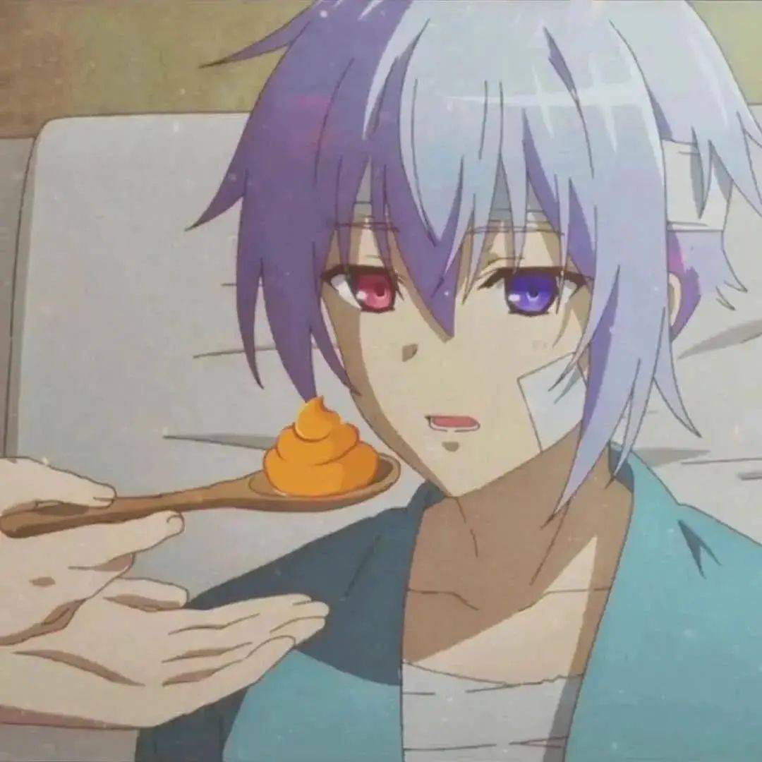 巨款|今日头像丨这个冬天可以当穿你外套的那个女孩吗？